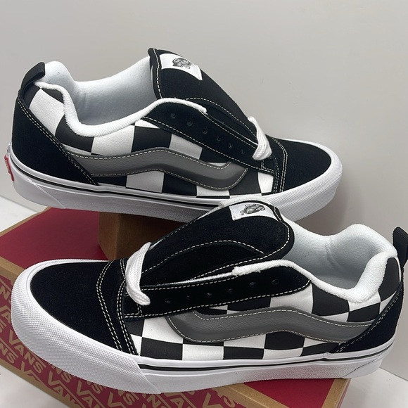 Vans Men’s Knu Skool
Mega Check Black
VN0009QCCJJ
Sneakers - Picture 9 of 16